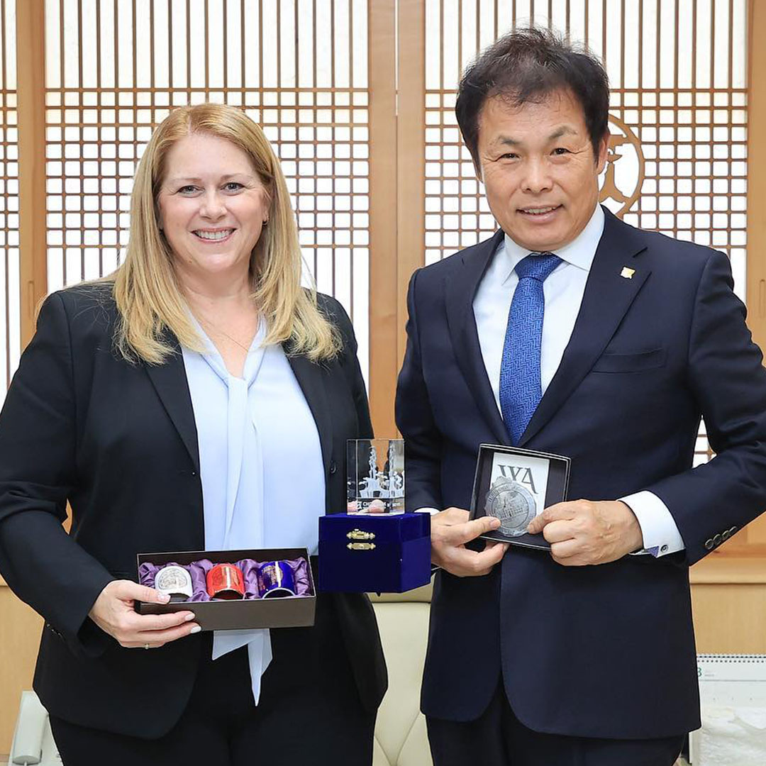 SU President Carolyn Ringer Lepre with CNU President Jung Sungteak